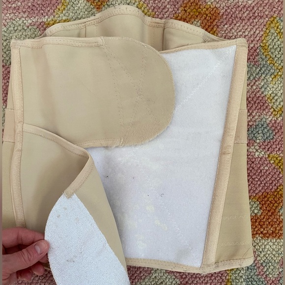 Belly Bandit - Postpartum Luxe Belly Wrap - XS - Two - Picture 5 of 6